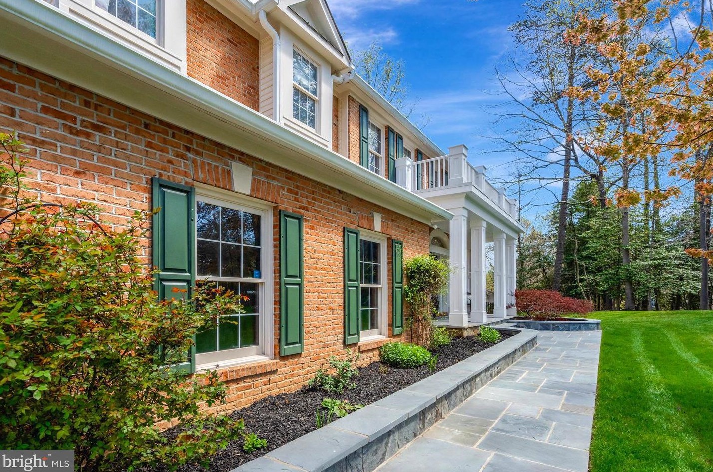 10106 Deckhand Dr, Springfield VA  22015-3933 exterior