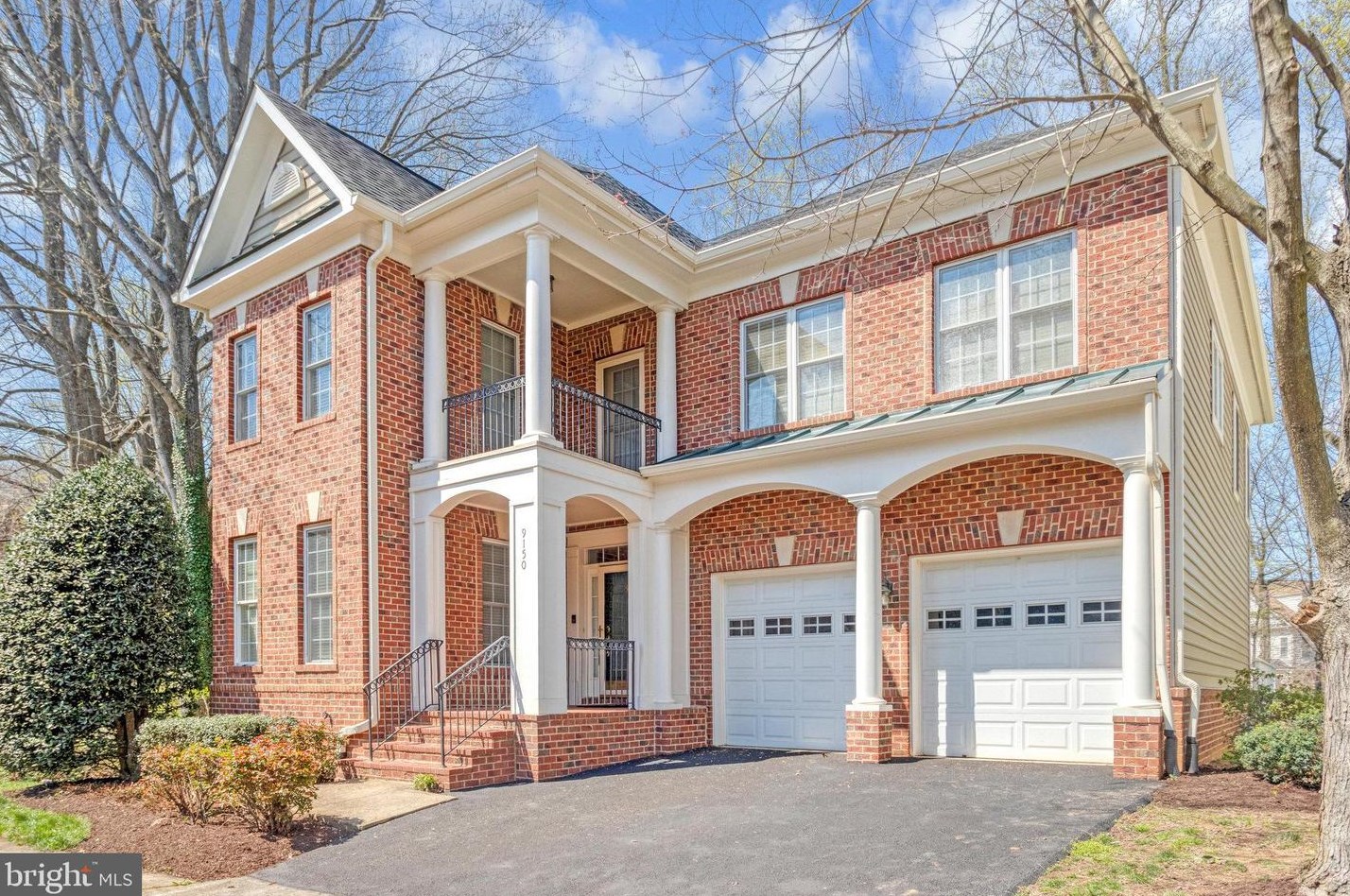 9150 Moonstone Dr, Fairfax, VA 22031