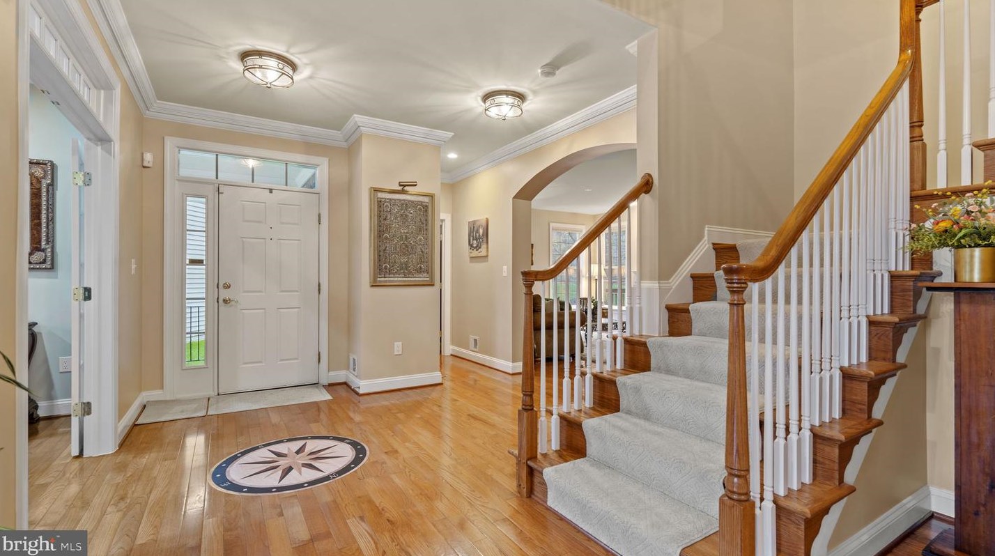 7667 Oak Field Ct, Springfield, VA 22153