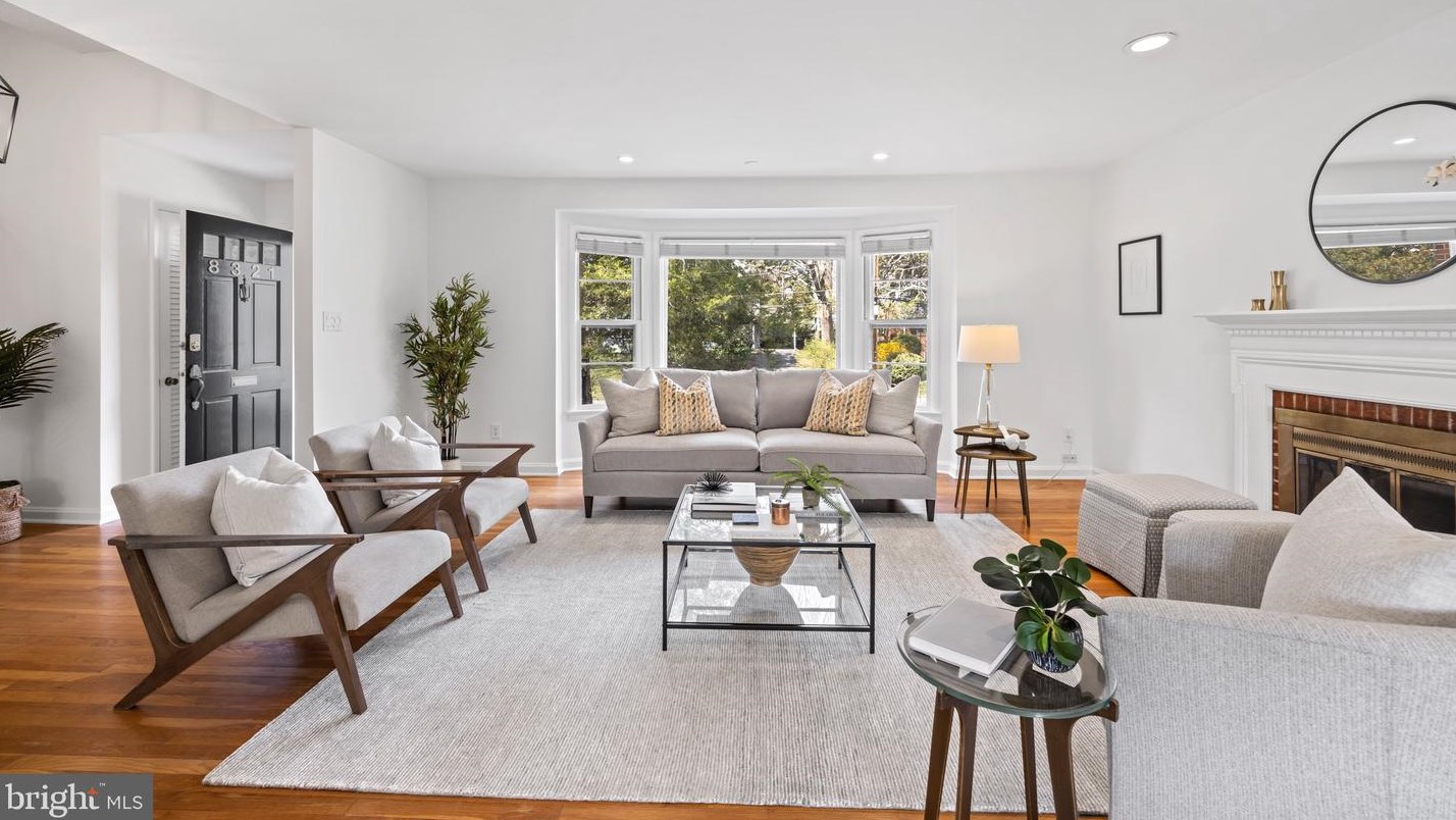 8321 Ashwood Dr, Alexandria, VA 22308-1907