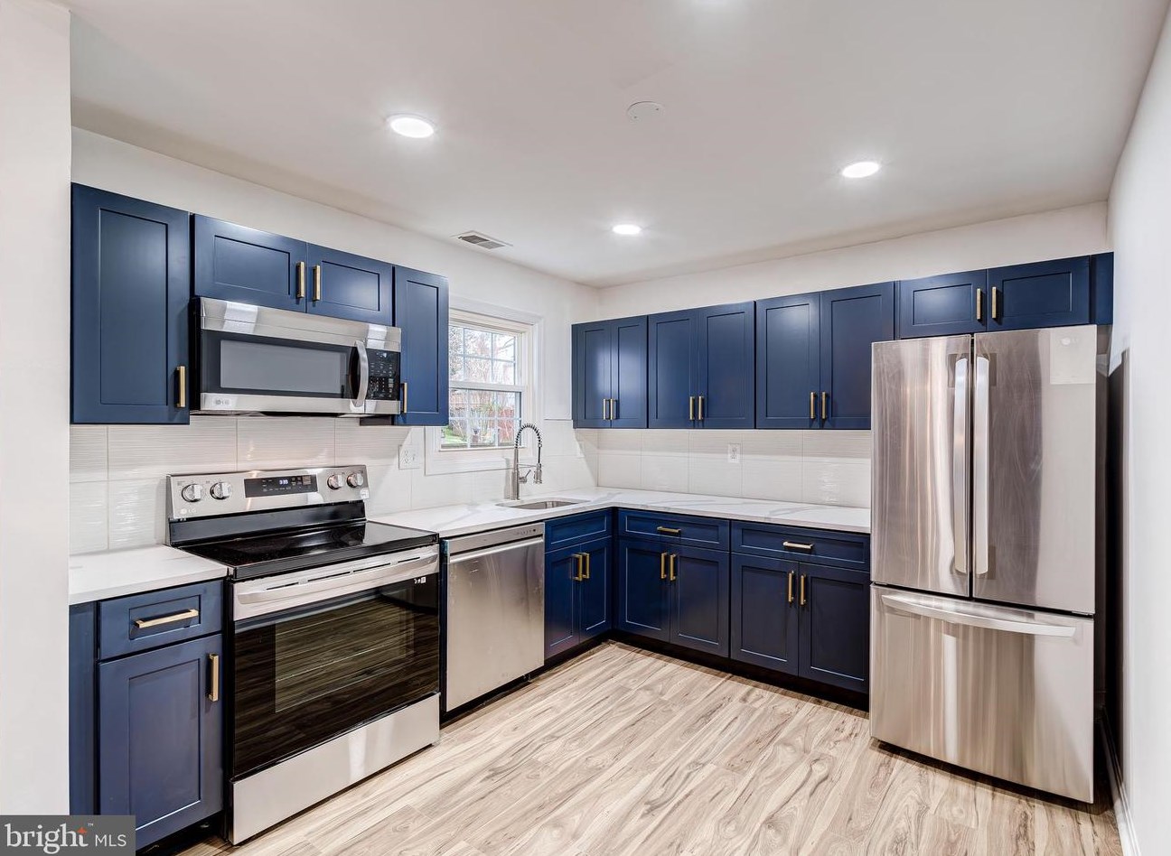 6015 Sweet Dale Ct, Springfield, VA 22152-1430