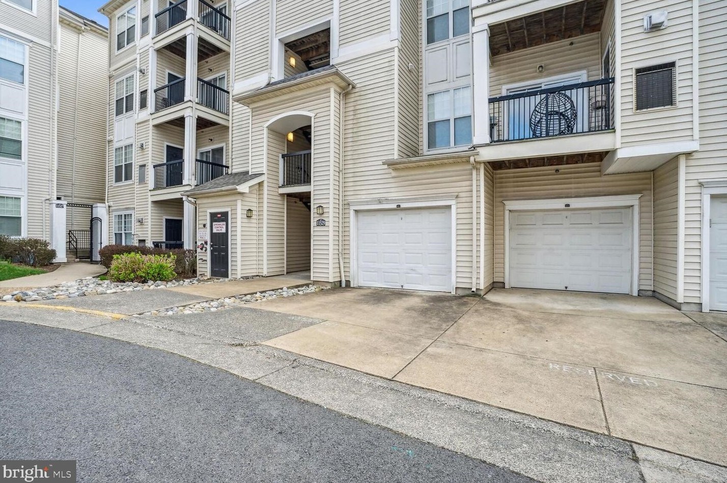 11327 Aristotle Dr, Fairfax VA  22030-0901 exterior