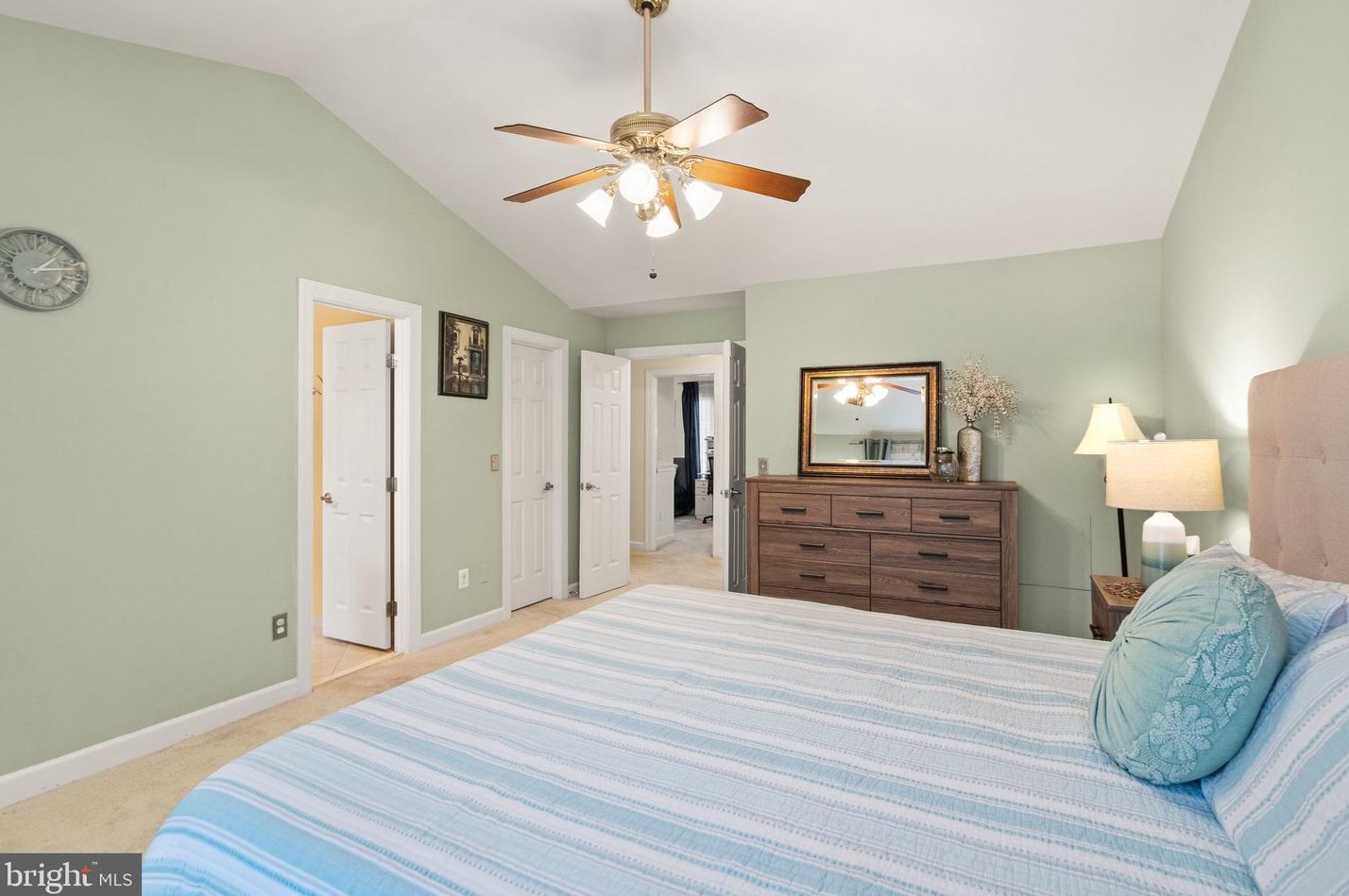 12704 Dogwood Hills Ln, Fairfax VA  22033-3243 exterior