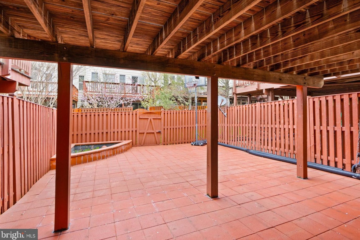 12704 Dogwood Hills Ln, Fairfax VA  22033-3243 exterior