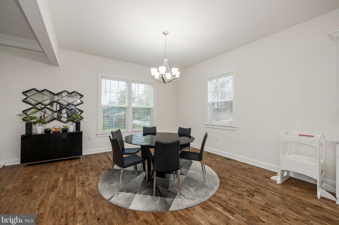 6031 Kathmoor Dr, Alexandria VA 22310-1730 exterior