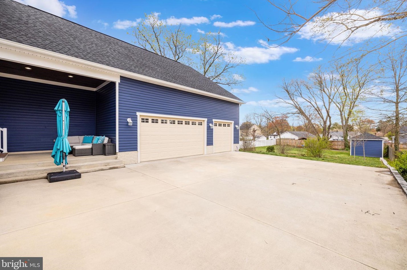 6031 Kathmoor Dr, Alexandria VA 22310-1730 exterior