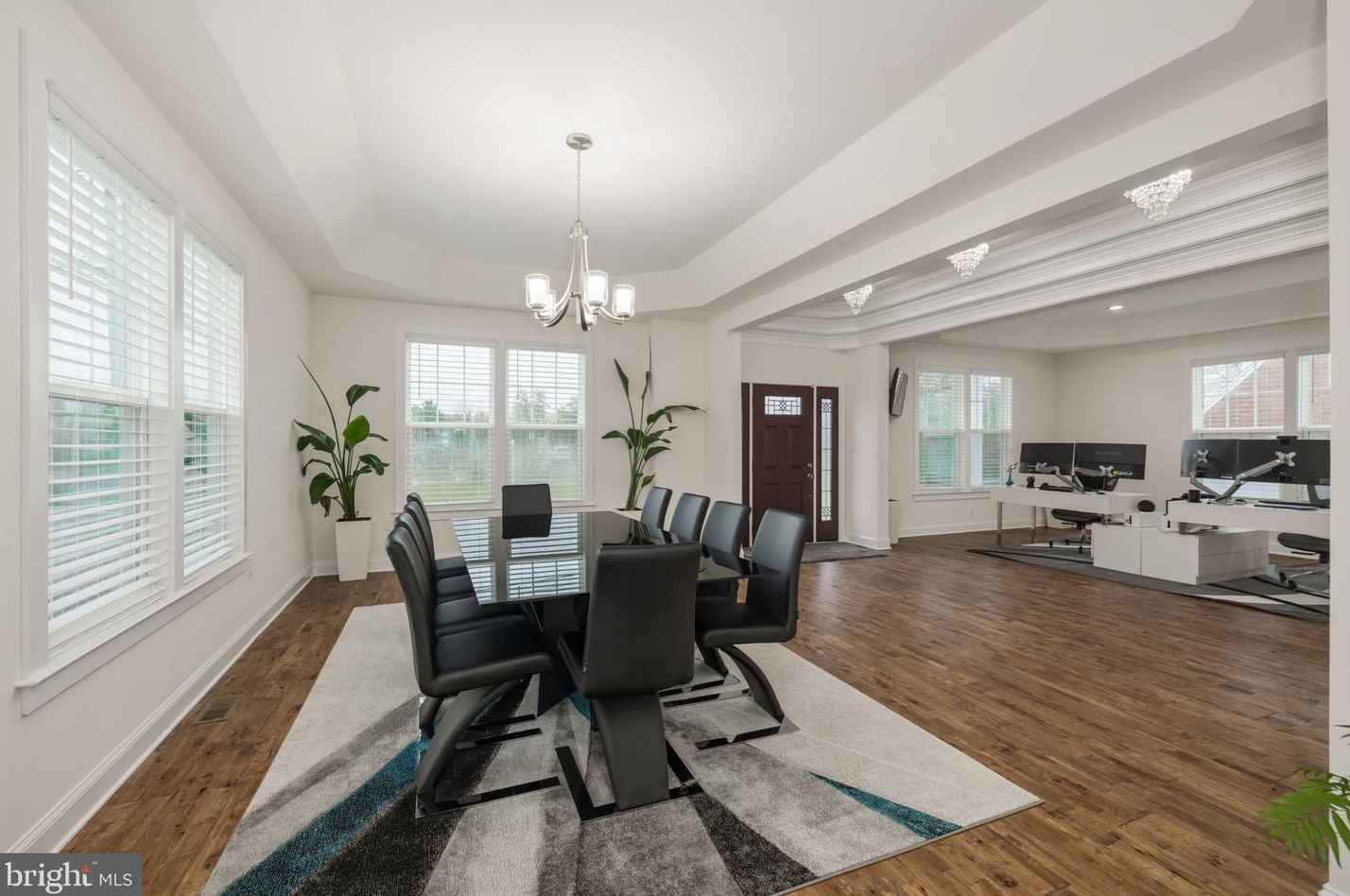 6031 Kathmoor Dr, Alexandria VA 22310-1730 exterior