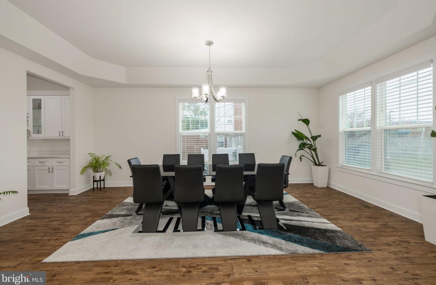 6031 Kathmoor Dr, Alexandria VA 22310-1730 exterior