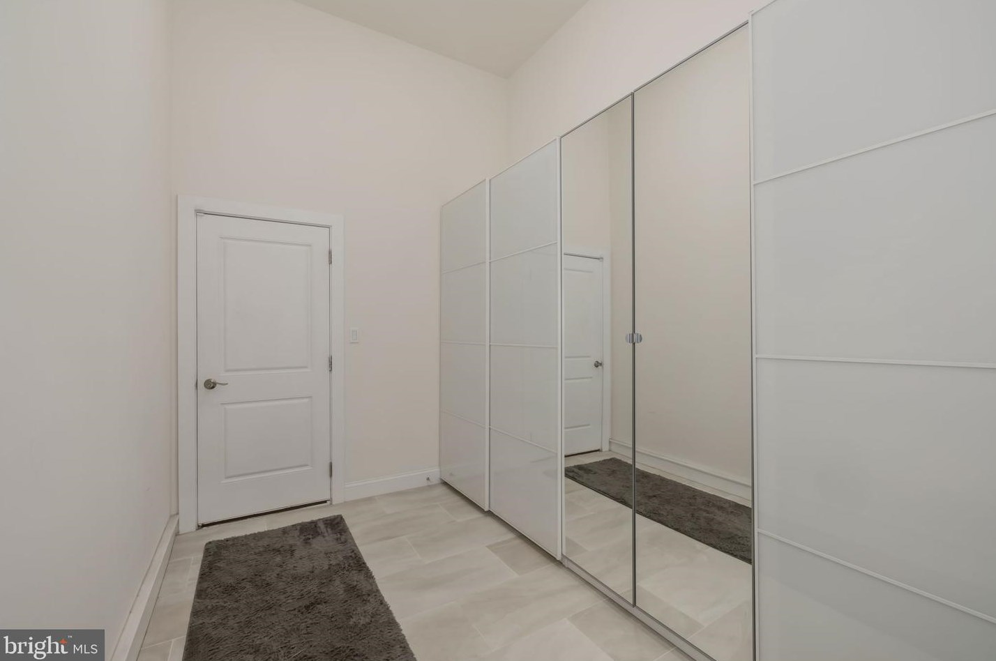 6031 Kathmoor Dr, Alexandria VA 22310-1730 exterior