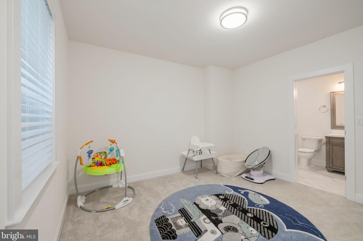 6031 Kathmoor Dr, Alexandria VA 22310-1730 exterior