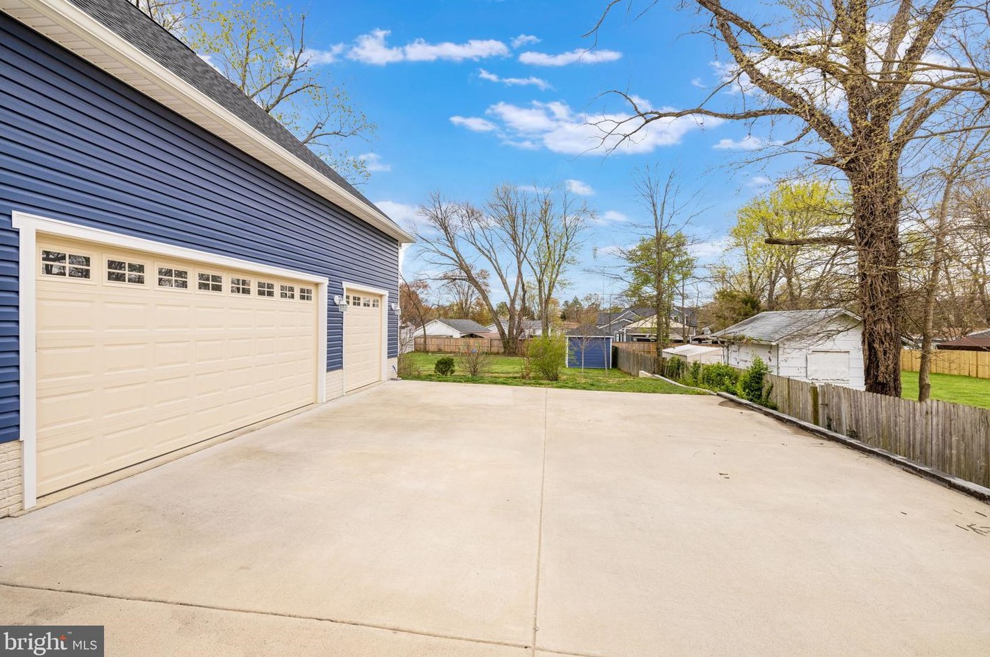 6031 Kathmoor Dr, Alexandria VA 22310-1730 exterior