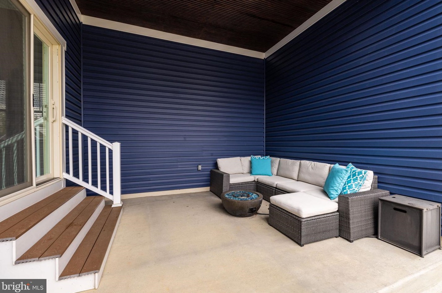 6031 Kathmoor Dr, Alexandria VA 22310-1730 exterior