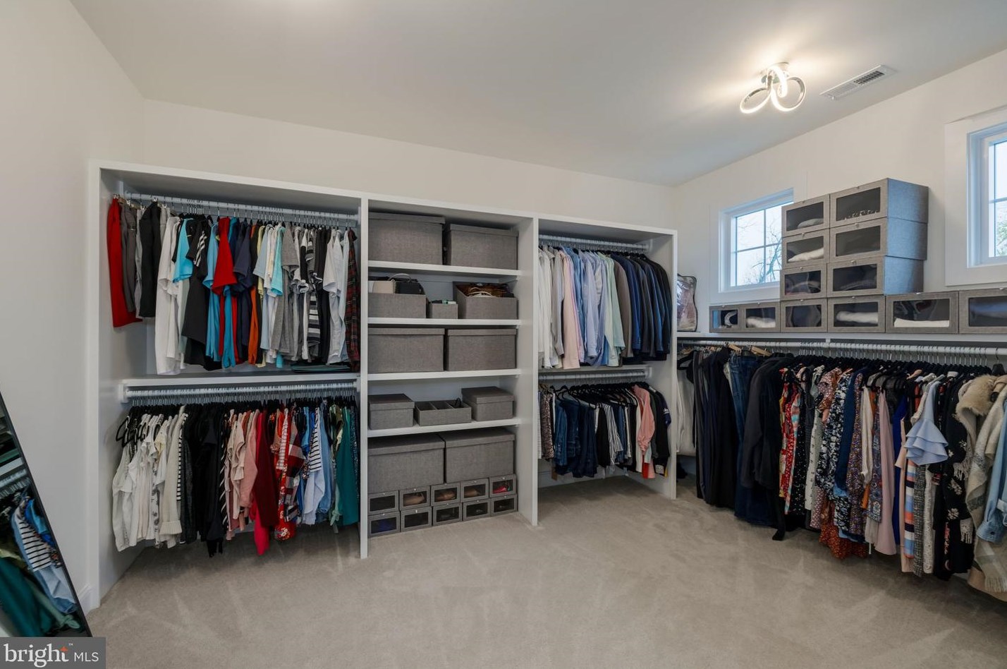 6031 Kathmoor Dr, Alexandria VA 22310-1730 exterior