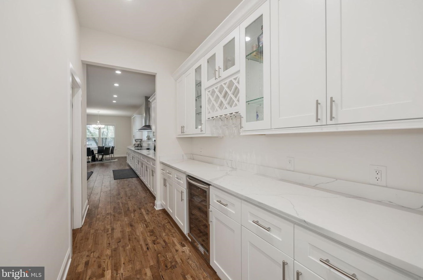 6031 Kathmoor Dr, Alexandria VA 22310-1730 exterior