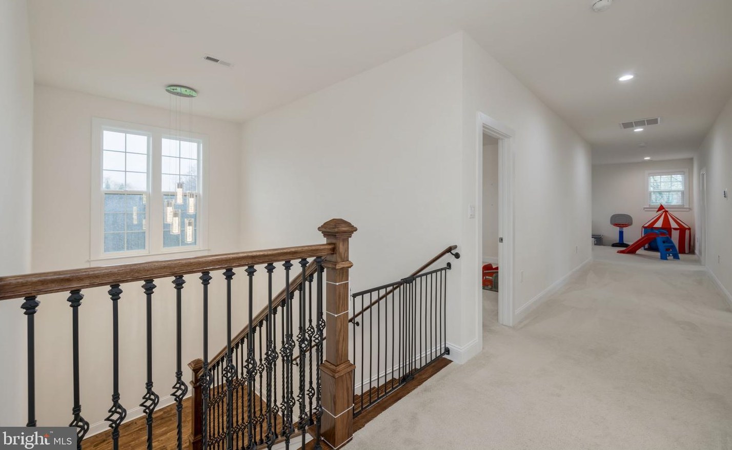 6031 Kathmoor Dr, Alexandria VA 22310-1730 exterior