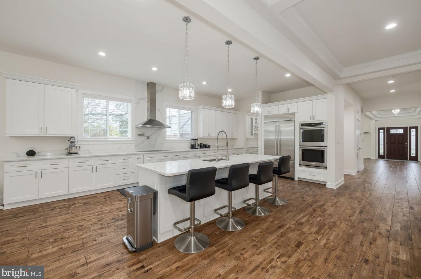 6031 Kathmoor Dr, Alexandria VA 22310-1730 exterior