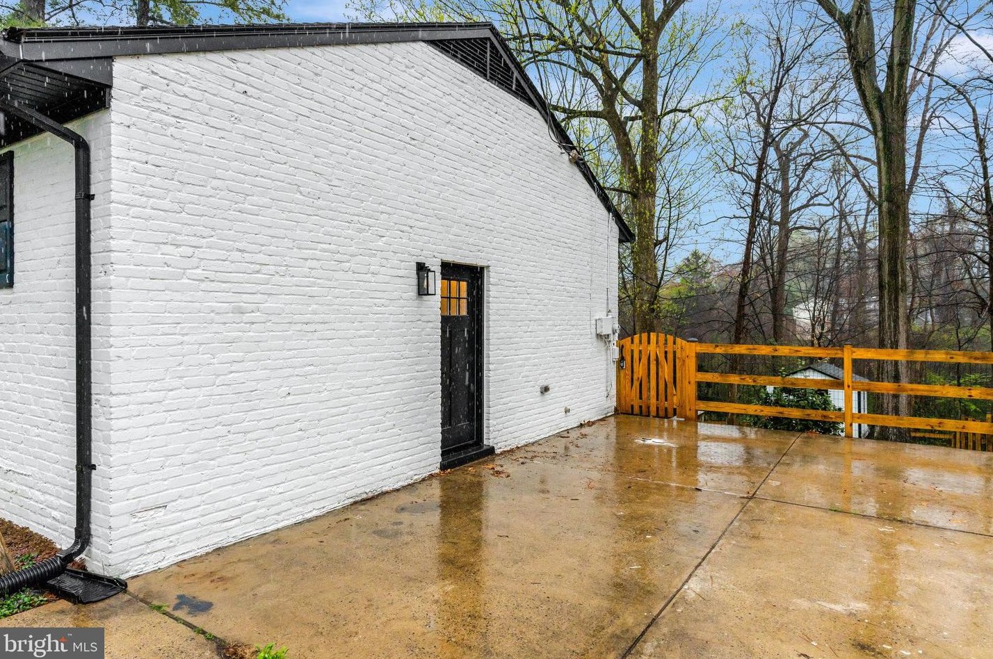 5208 Easton Dr, Springfield VA  22151-3010 exterior