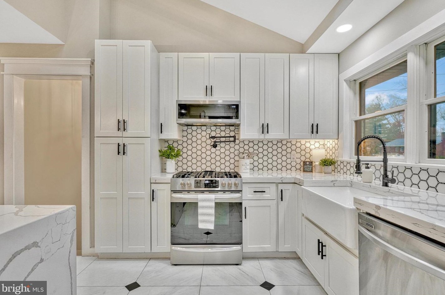 5208 Easton Dr, Springfield VA  22151-3010 exterior