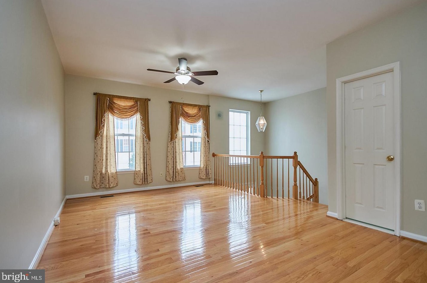 13227 Rolling Plains Ct, Herndon, VA 20171