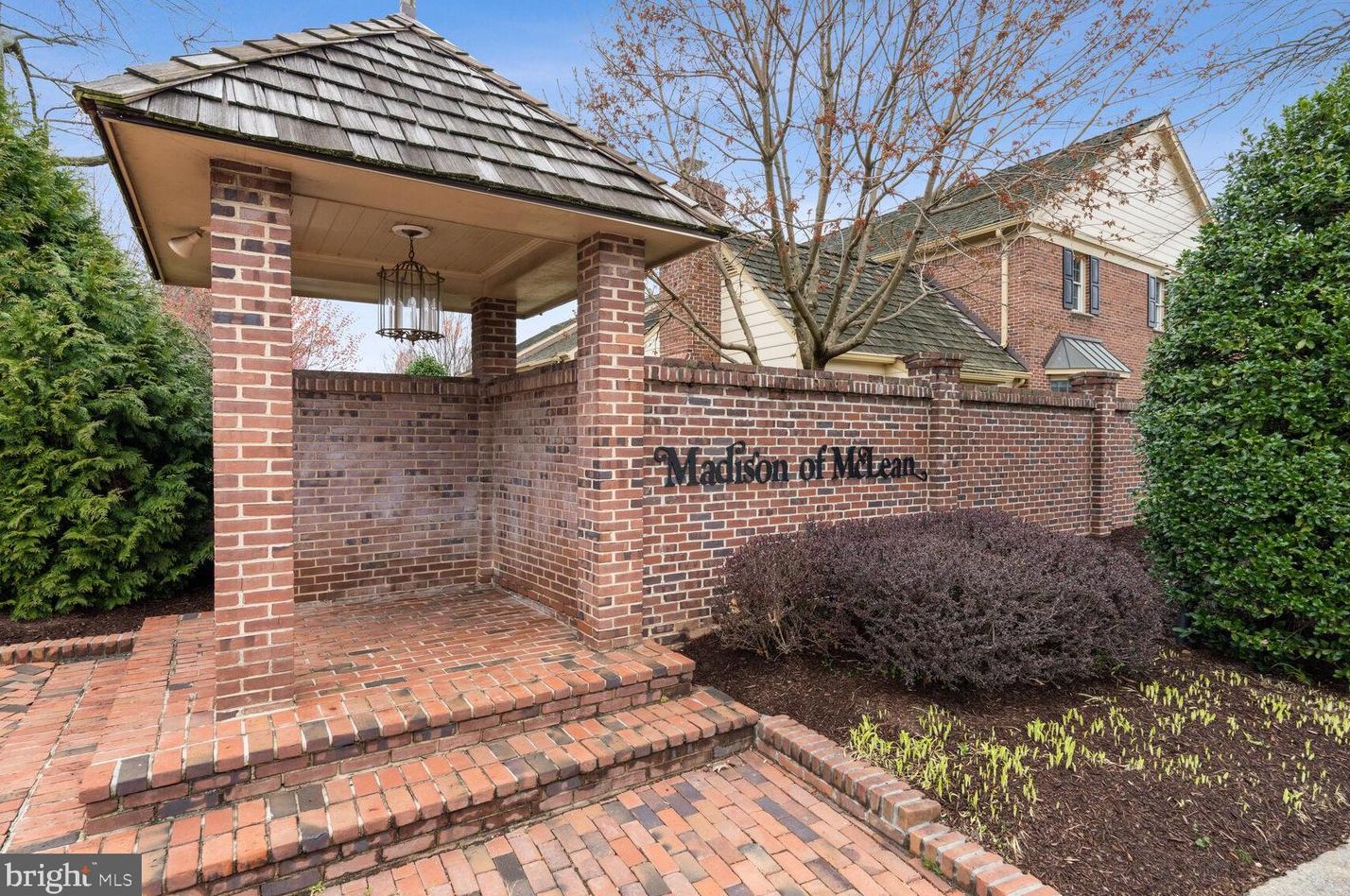6661 Madison Mclean Dr, Mc Lean, VA 22101-2902
