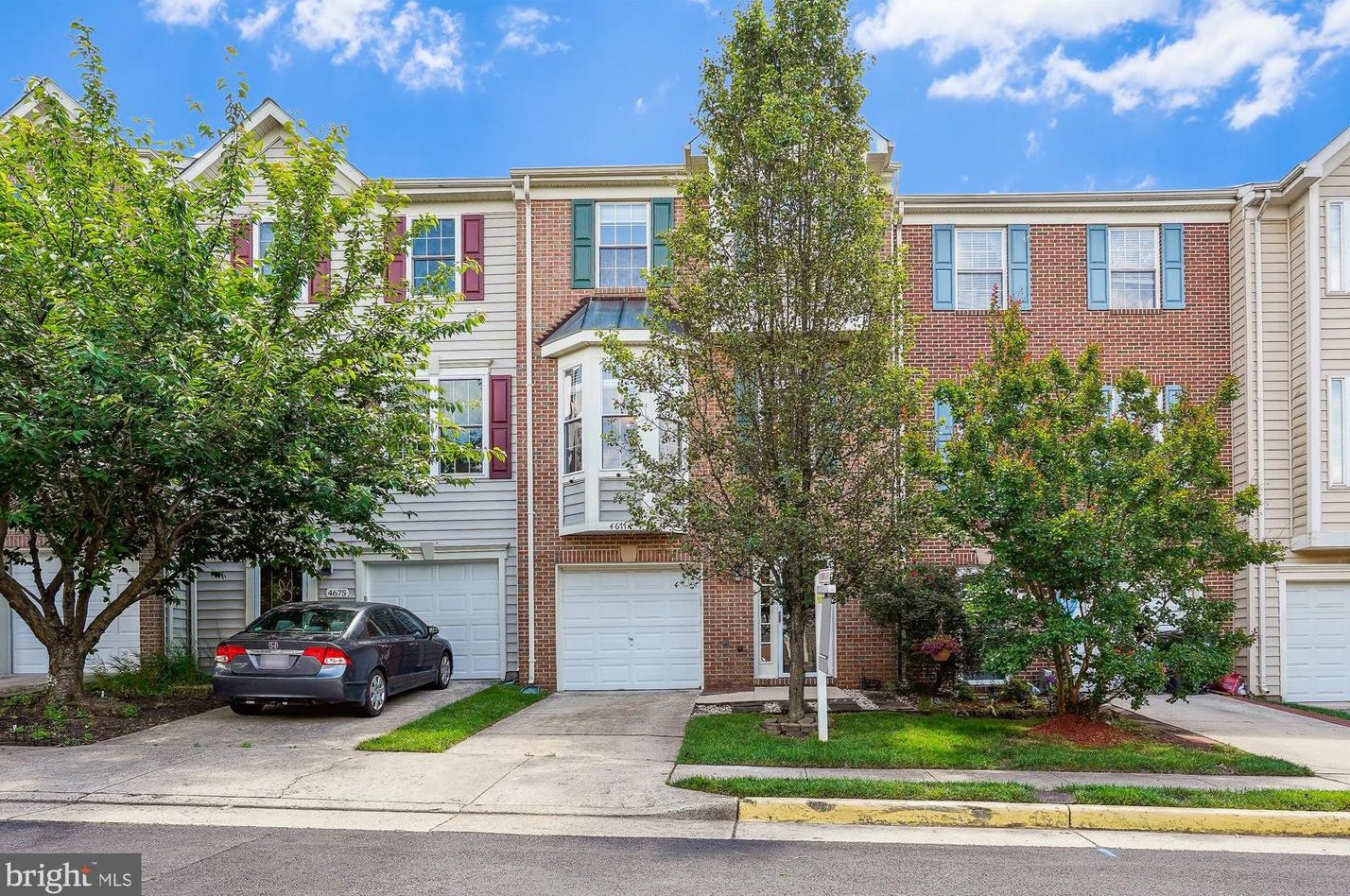 4677 Deerwatch Dr, Fairfax, VA 20151