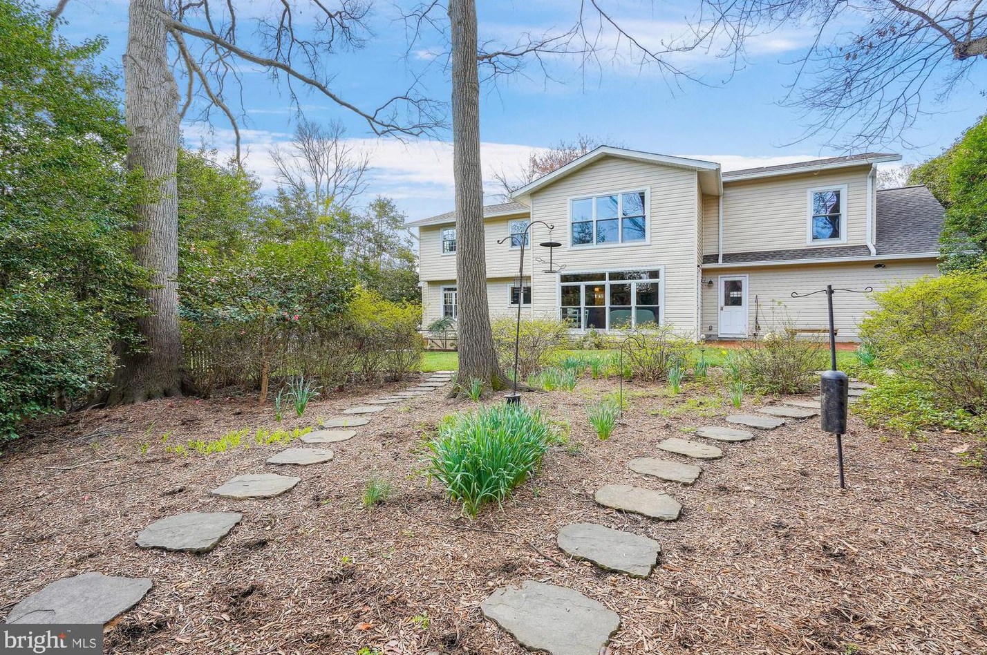 2512 Swift Run St, Vienna, VA 22180