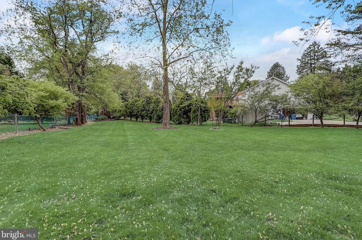 6555 Spring Valley Dr, Alexandria VA  22312-2134 exterior