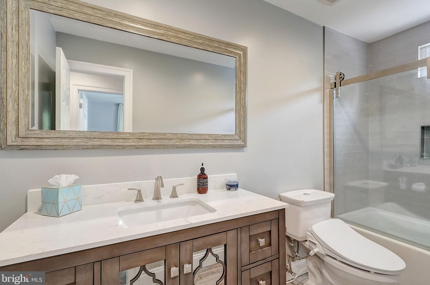 6555 Spring Valley Dr, Alexandria VA  22312-2134 exterior