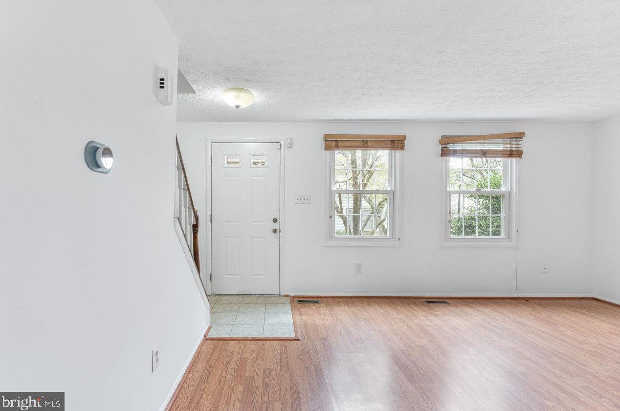 11562 Ivy Bush Ct, Herndon, VA 20191