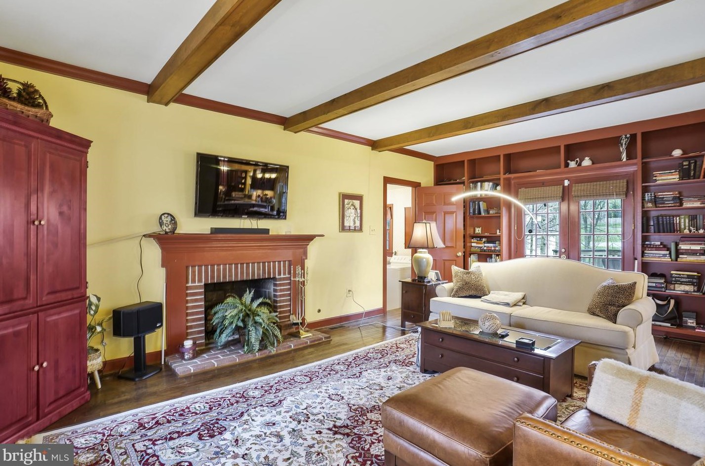 4885 Oakcrest Dr, Fairfax VA  22030-4568 exterior