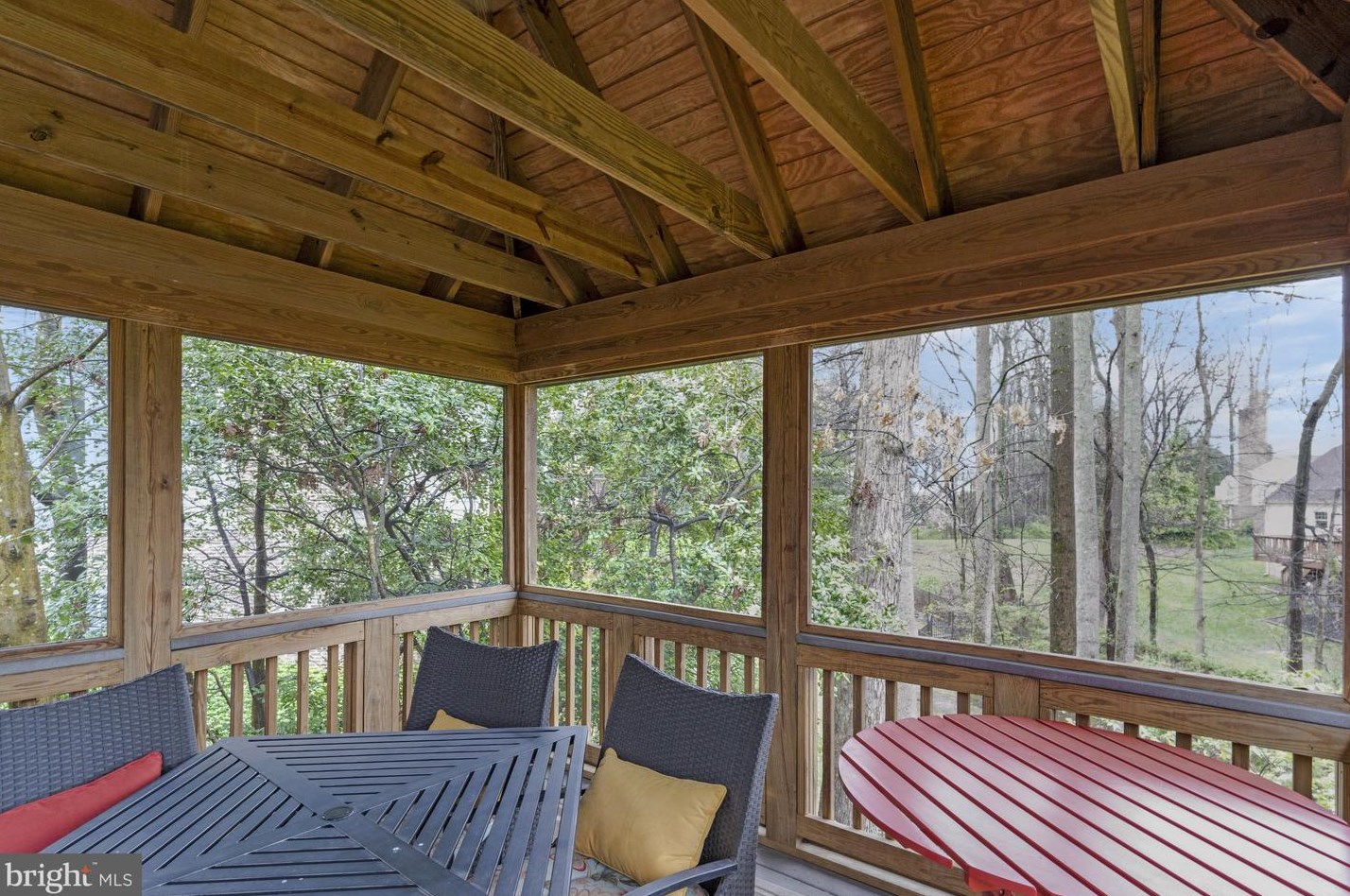 4885 Oakcrest Dr, Fairfax VA  22030-4568 exterior