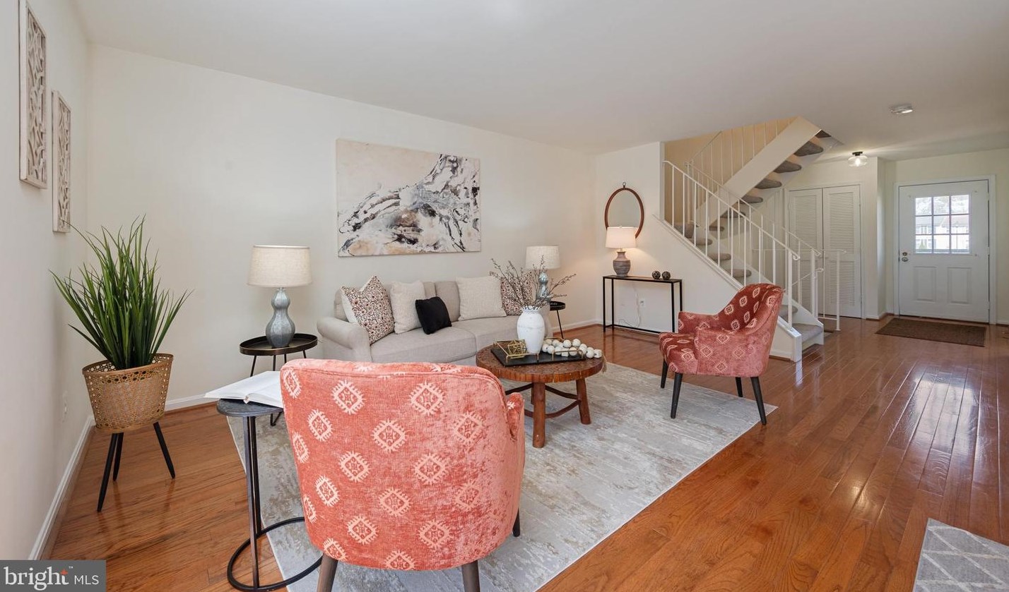 5422 Helm Ct, Fairfax, VA 22032-3309