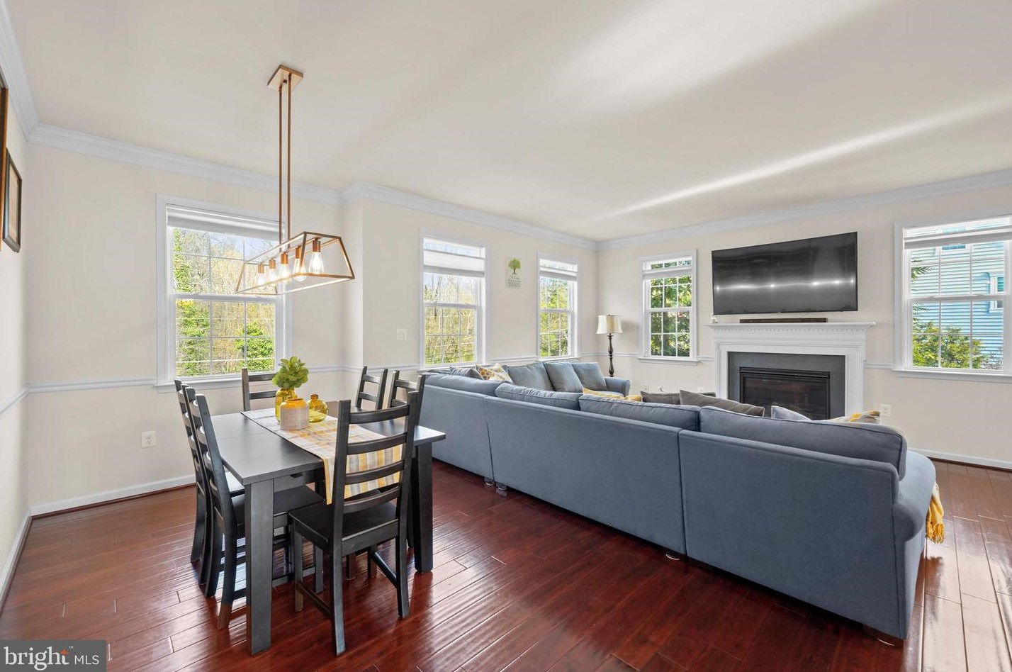 3571 Huntley Manor Ln, Alexandria VA  22306-5111 exterior