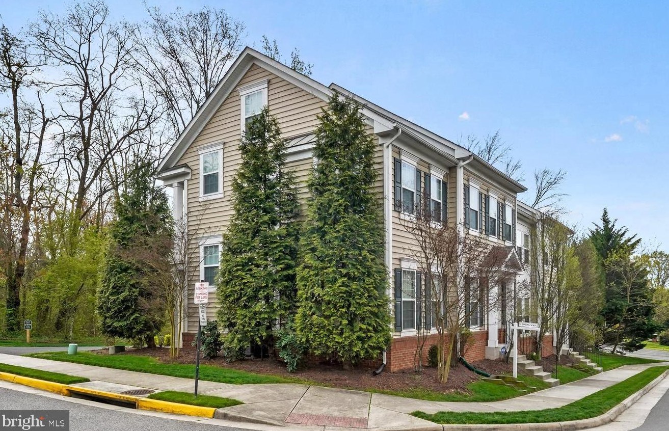 3571 Huntley Manor Ln, Alexandria VA  22306-5111 exterior