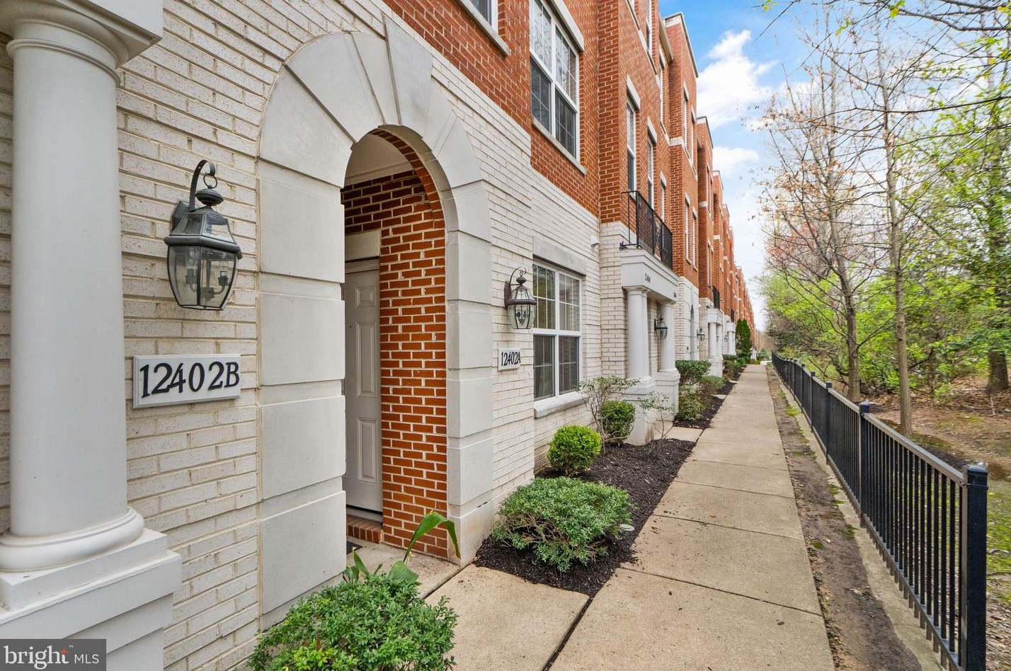 12402 Liberty Bridge Rd #12402a, Fairfax, VA 22033