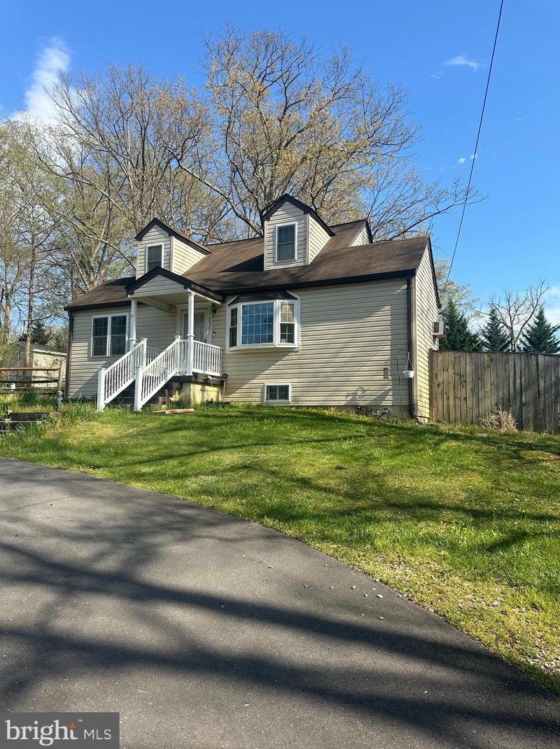 8207 Legion Dr, Lorton, VA 22079