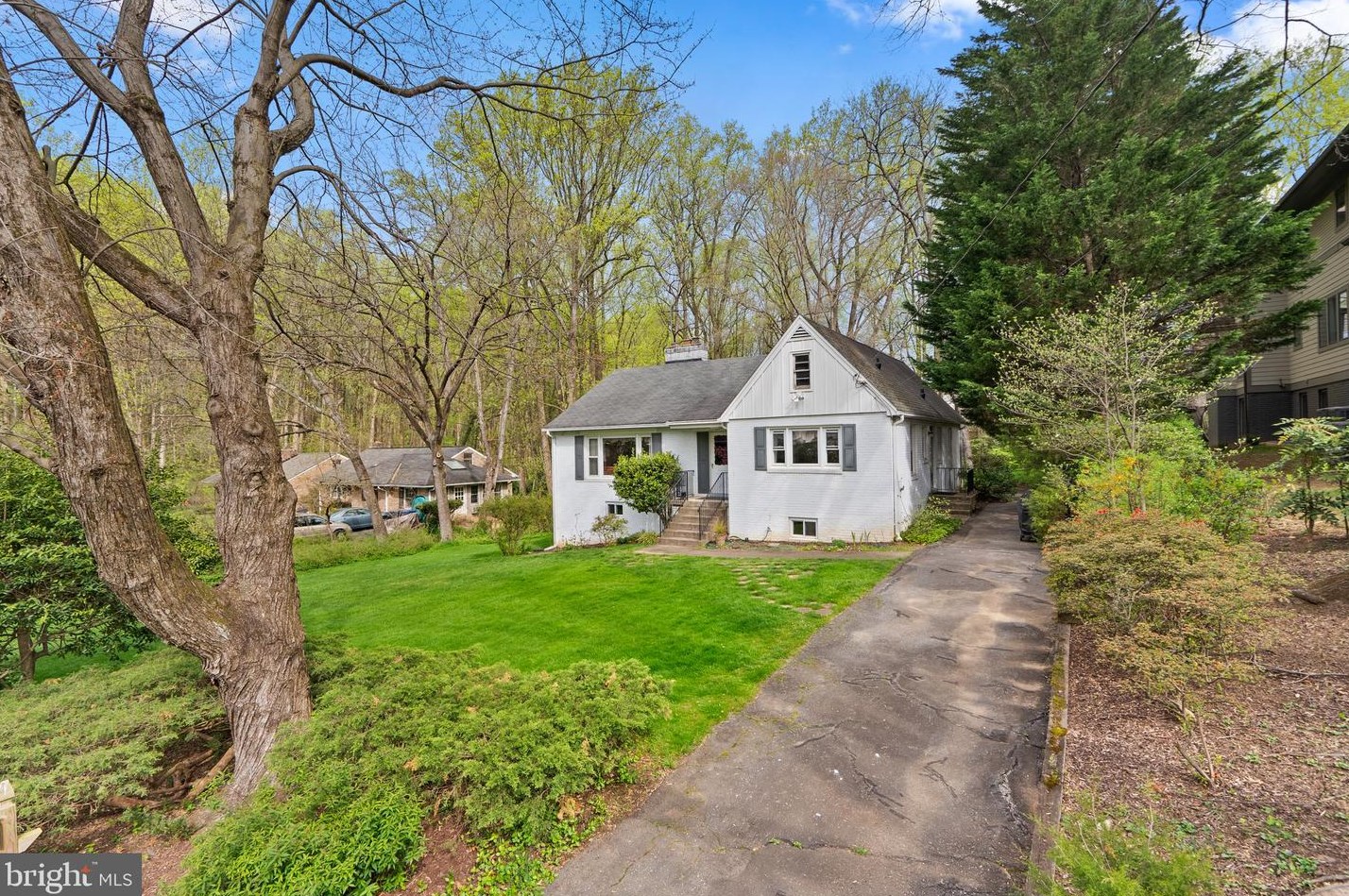 6640 Kirby Ct, Falls Church, VA 22043-1726
