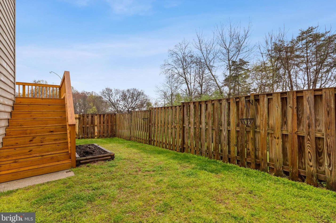 13941 Winding Ridge Ln, Centreville VA  20121-4809 exterior