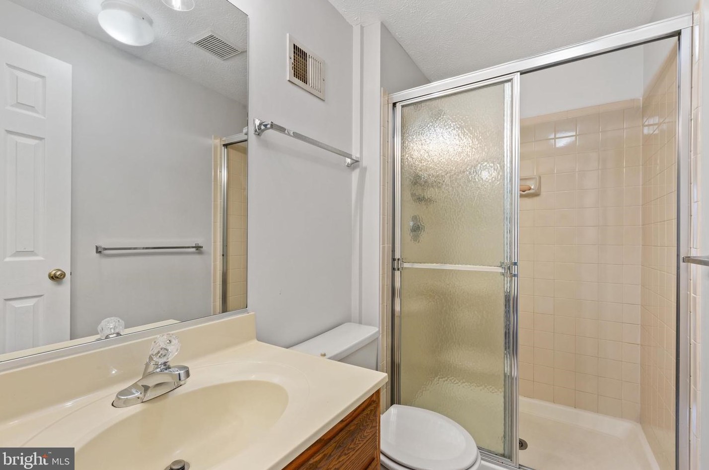 13941 Winding Ridge Ln, Centreville VA  20121-4809 exterior
