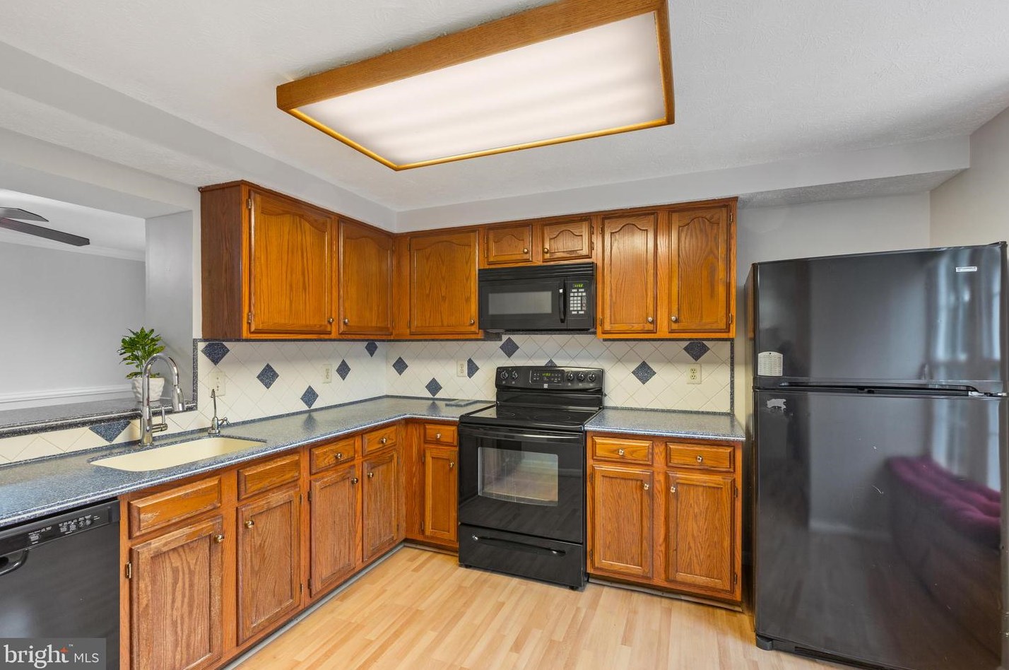 13941 Winding Ridge Ln, Centreville, VA 20120