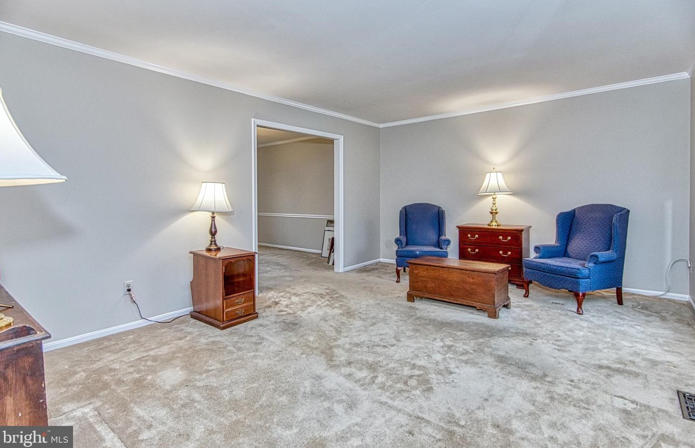 8331 Kenwood Ave, Springfield, VA 22152-2827
