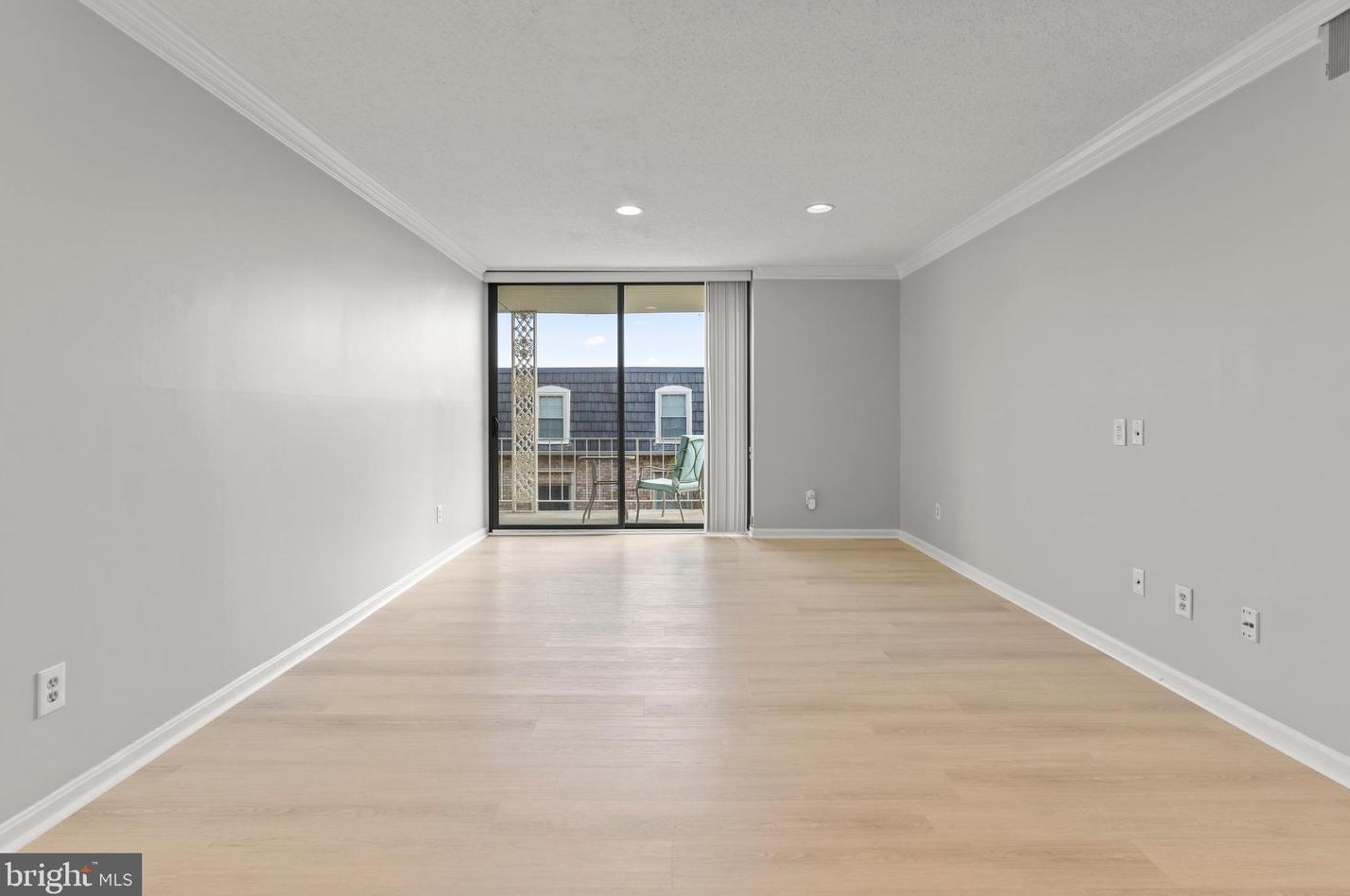 3119 Patrick Henry Dr #422, Falls Church, VA 22044