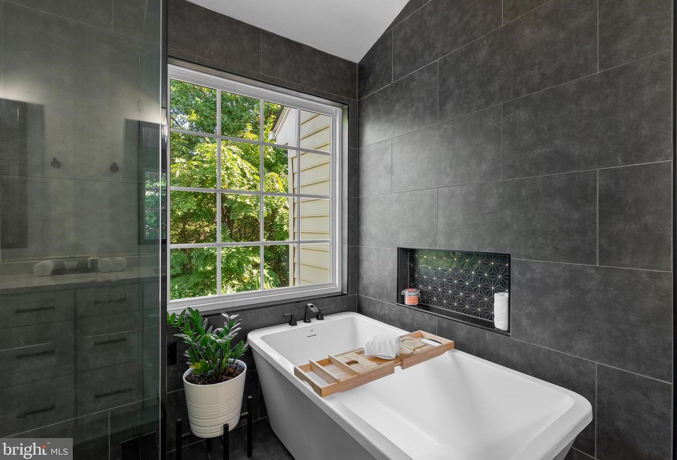 3162 Grovehurst Pl, Alexandria VA  22310-2350 exterior