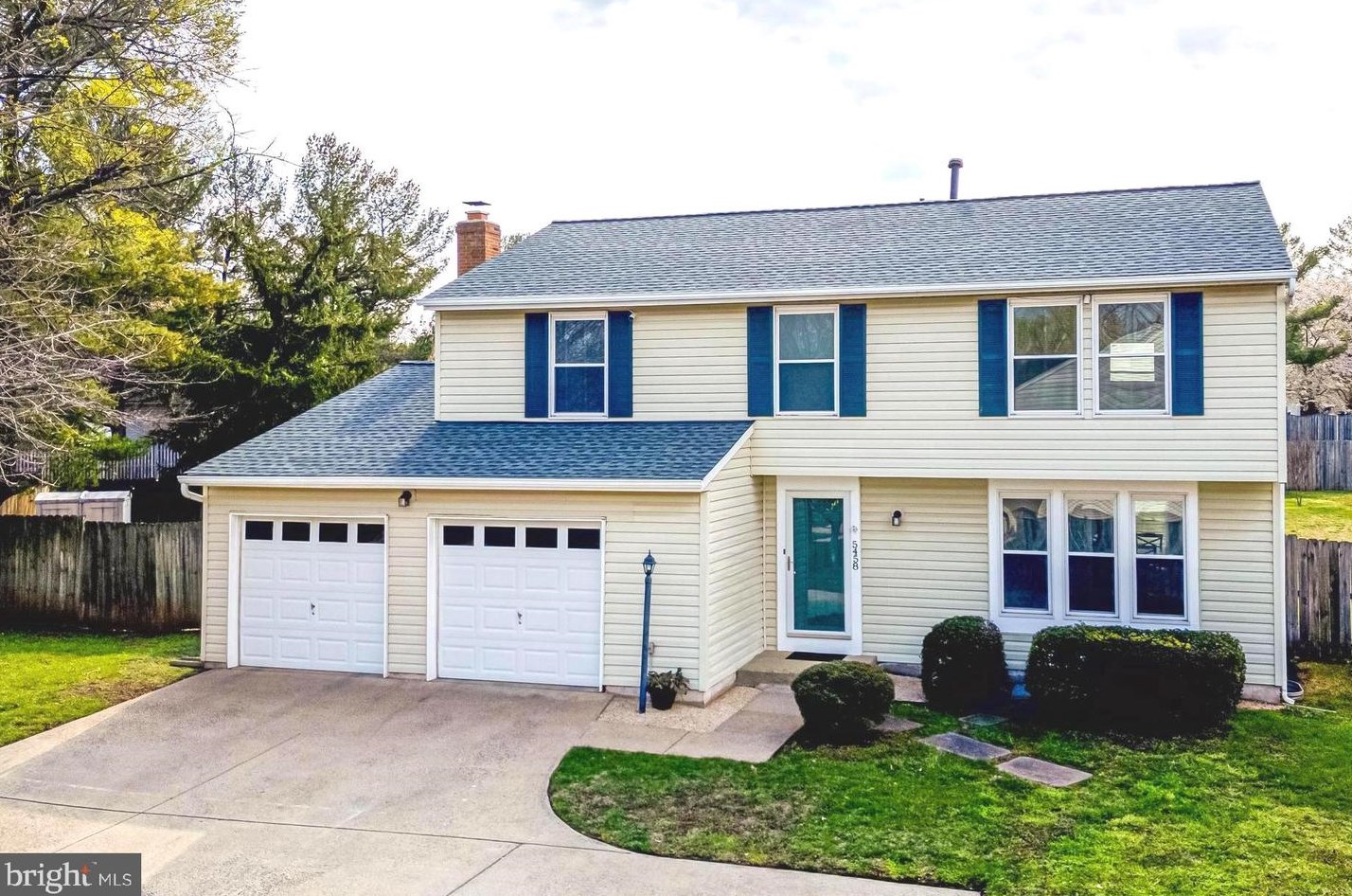 5458 Braddock Ridge Dr, Centreville, VA 20120
