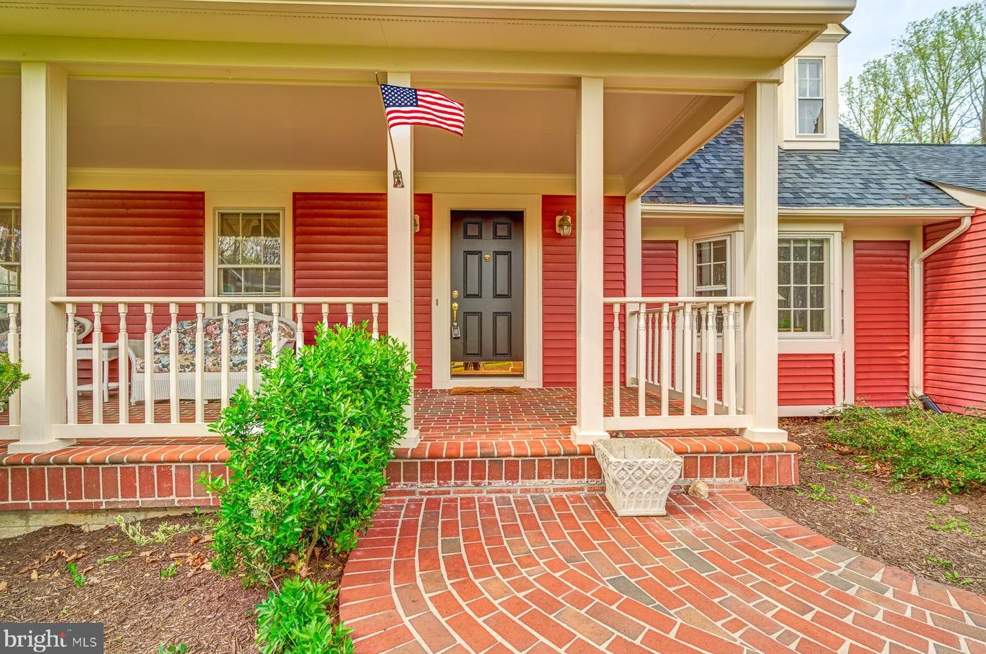 9720 Rolling Ridge Dr, Fairfax, VA 22039-2901