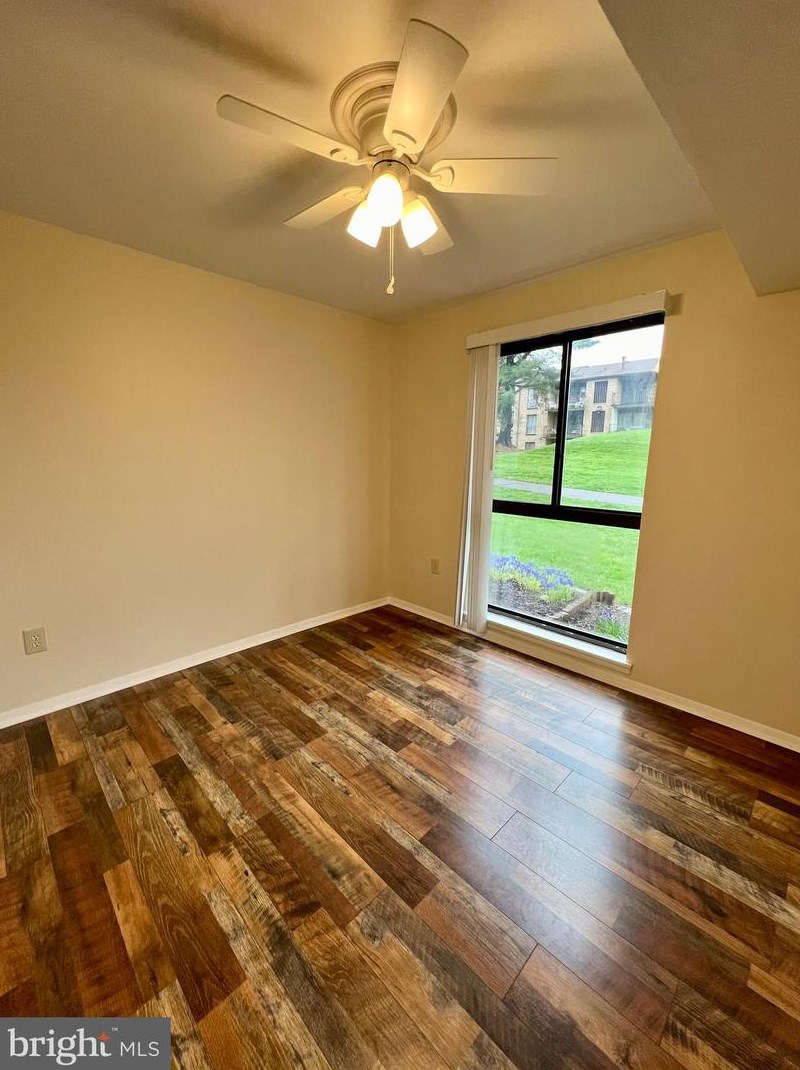2018 Colts Neck Rd Apt 1b, Herndon, VA
