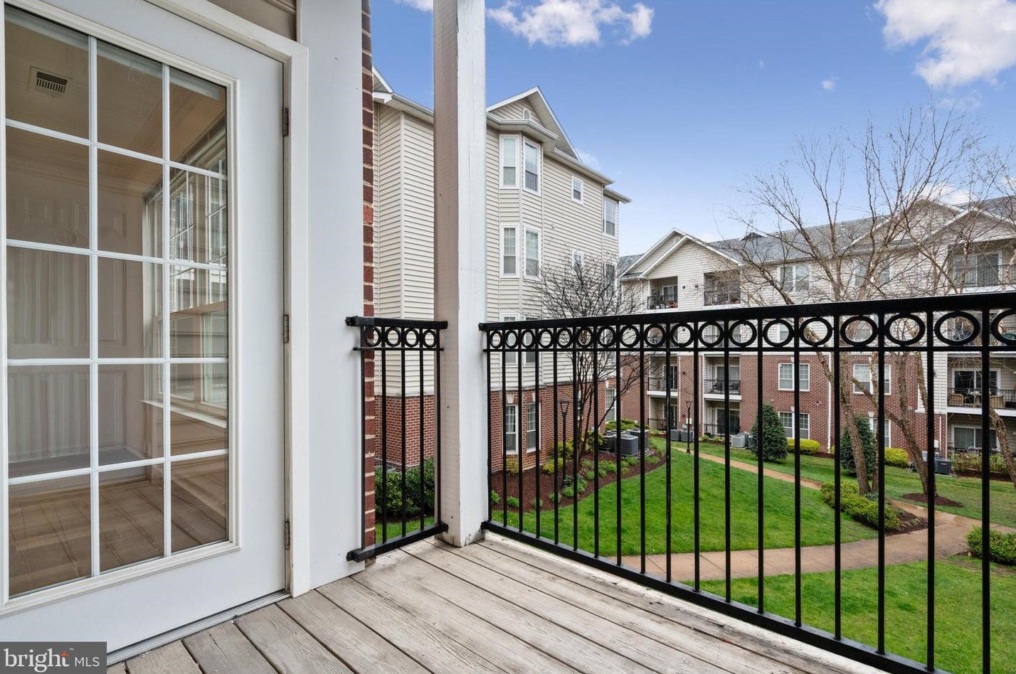 1530 Spring Gate Dr, Mc Lean VA  22102-3418 exterior