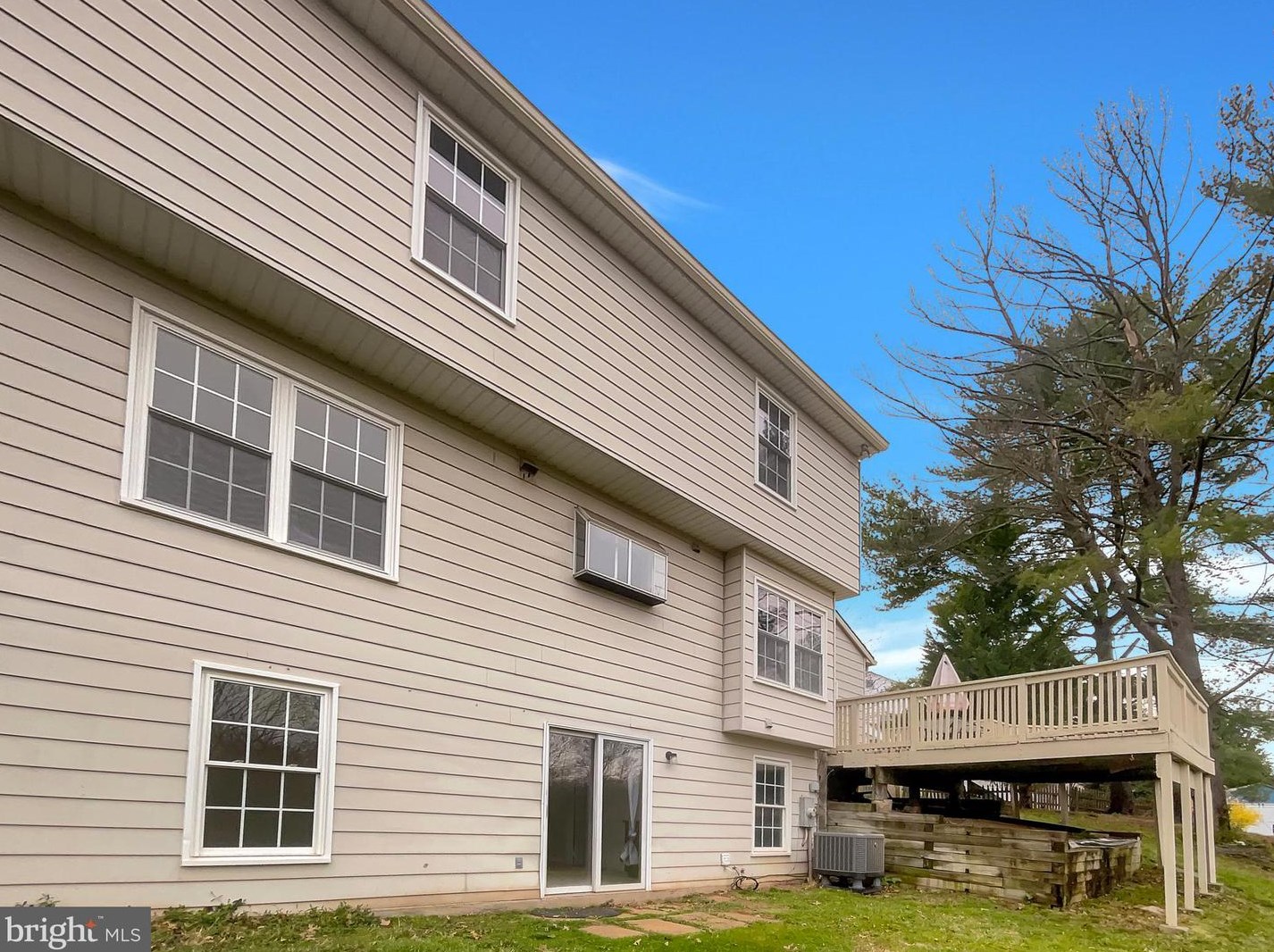 1335 Butter Churn Dr, Herndon, VA 20170