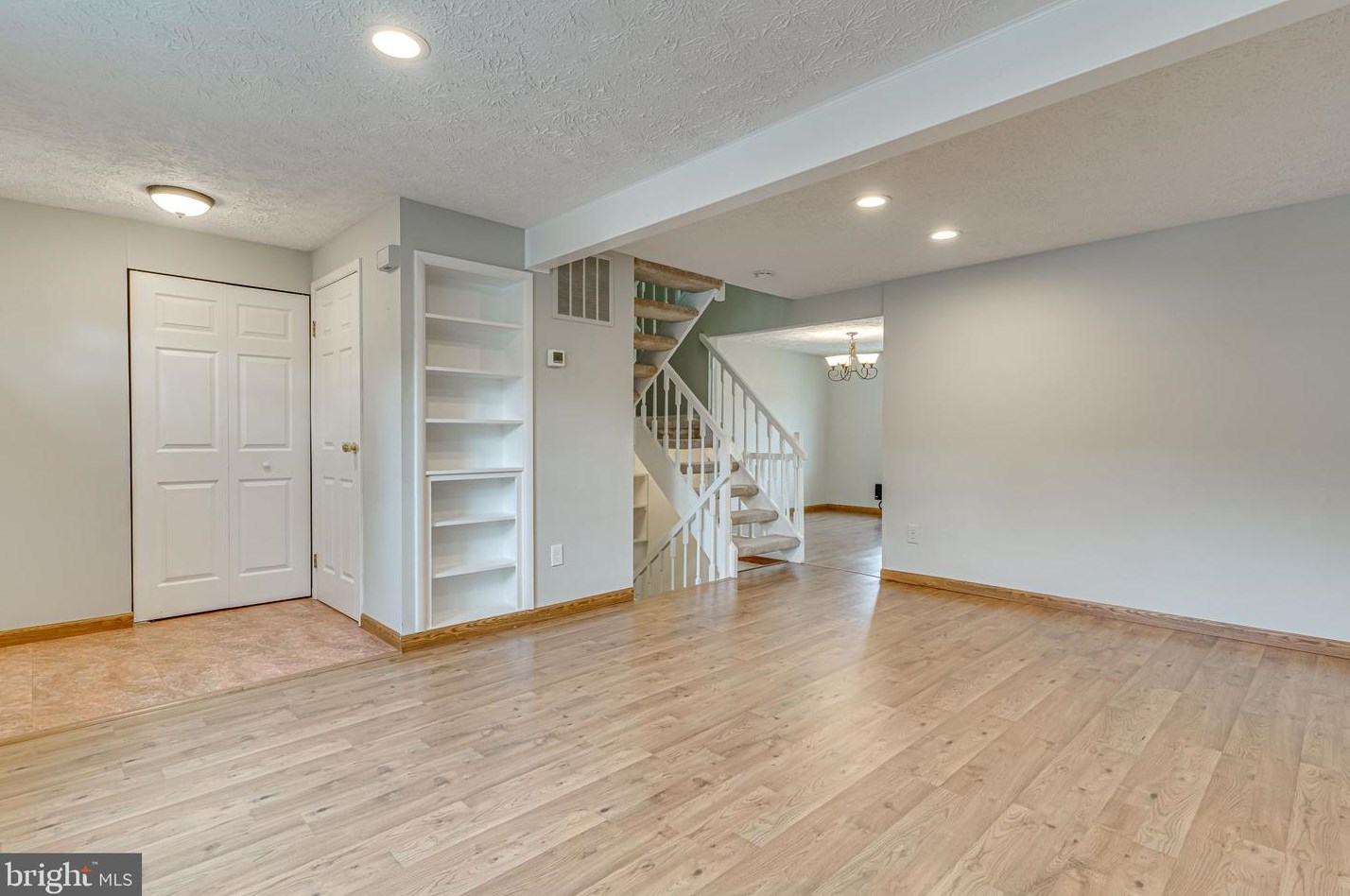 7986 Tyson Oaks Cir, Vienna VA  22182-3943 exterior