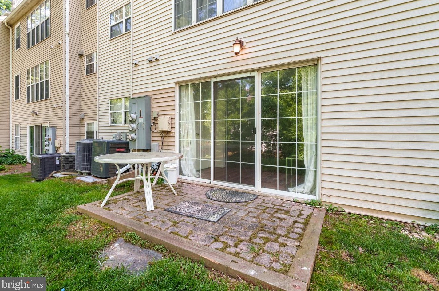 3905 Golf Tee Ct, Fairfax VA  22033-2630 exterior